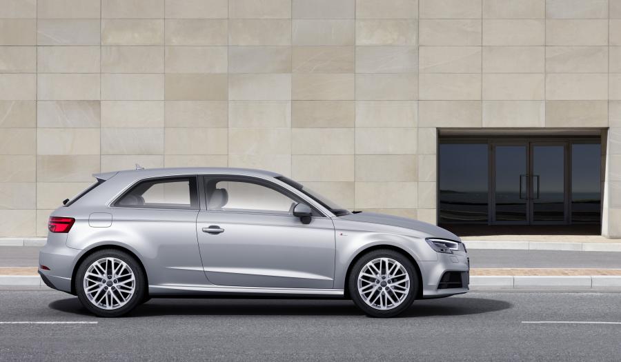  Audi A3 2.0 TDI Quattro S-Line (8V) 2016 года  (фото 7 из 18)